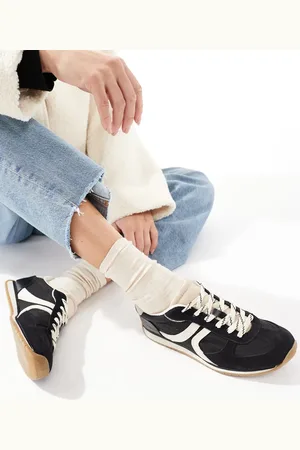 Stradivarius Trainer in