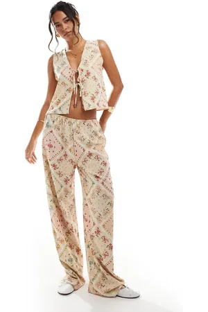 Miss Selfridge Pull on trousers in scarf print