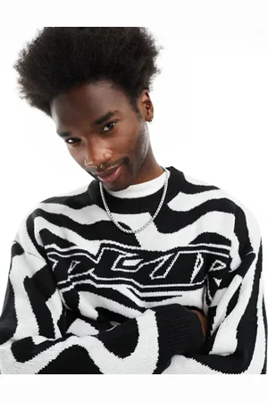 Bershka Swirl knitted jumper in and white