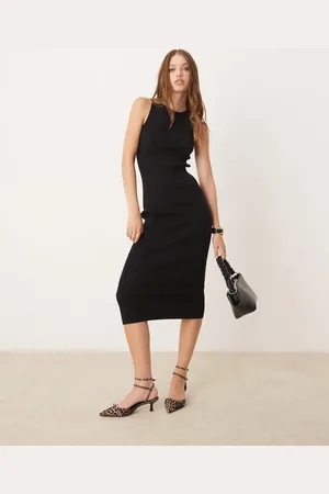 Pretty Lavish Billie knitted midi dress in