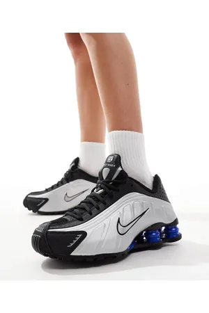 Nike Shox R4 trainers in and silver