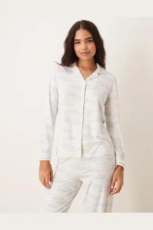 Urban Threads Satin long sleeve revere and trouser pyjama set in cloud print