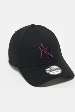 New Era NY Yankees 9forty cap in with plum logo