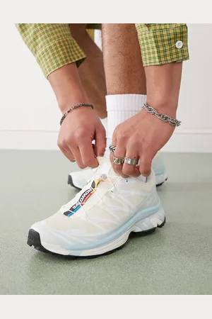 Salomon XT-6 trainers in off and blue