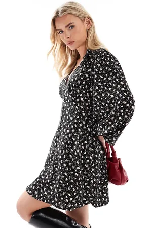 Miss Selfridge Mini tea dress in ditsy floral print