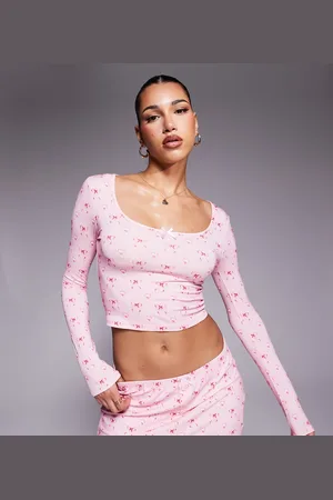 Kaiia Exclusive cropped scoop neck bow detail pyjama top co-ord in pink bow print