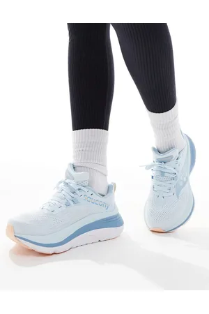 Saucony Hurricane 24 running trainers in ice melt