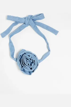 Kaiia Denim rose corsage in
