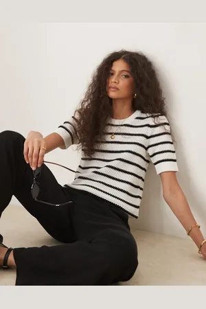 VILA Short sleeve knitted t-shirt in black and stripe