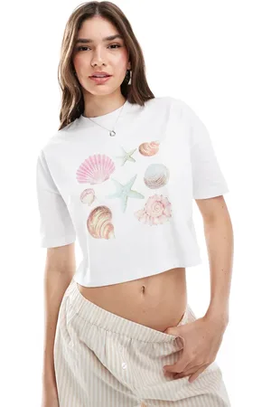 Miss Selfridge Cropped T Shirt with Shell Graphic