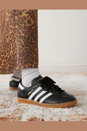 adidas Hamburg trainers in and white