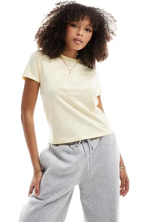 Pull&Bear Tonal floral graphic tee in