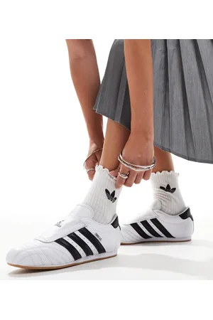adidas Taekwondo trainers in