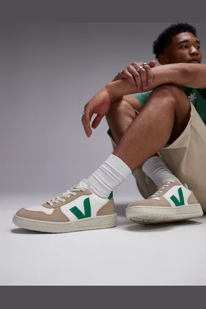 Veja V-10 trainer in extra emeraude sahara chromefree leather