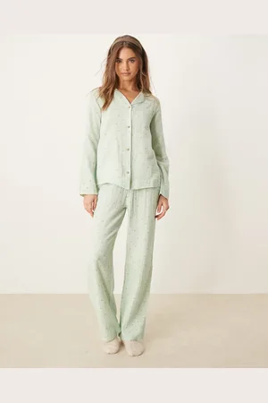 Urban Threads Textured long sleeve revere and trouser pyjama set in floral print