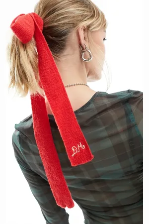 Damson Madder Knitted bow in