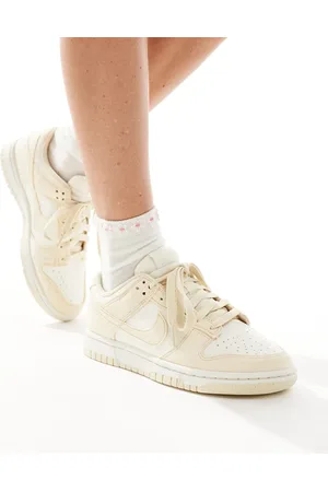 Nike Dunk Low Retro trainers in and beige