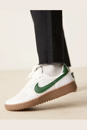Nike Field General trainers in and green