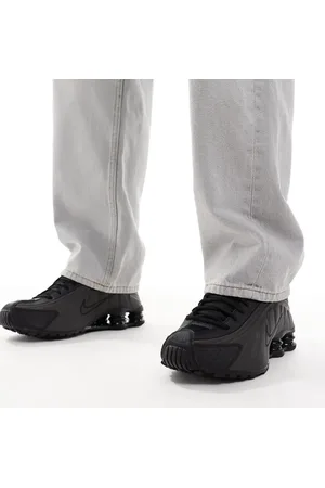 Nike Shox R4 trainers in