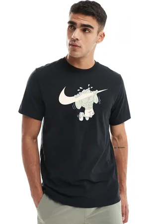 Nike Dri-FIT Pull Up graphic t-shirt in