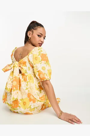 New Look Square neck tiered midi dress in retro print