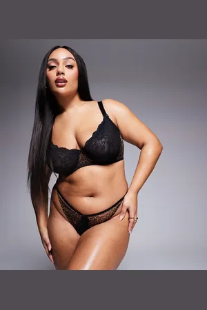 ASOS ASOS DESIGN Curve Naomi tanga thong in lace & leopard print