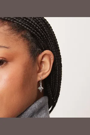 DesignB London Huggie hoop earrings with star pendant in