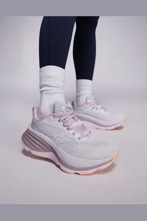 Saucony Hurricane 24 max cushioning trainers in cloud and bloom