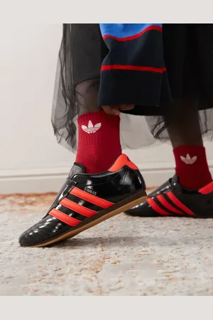 adidas Taekwondo trainers in and red