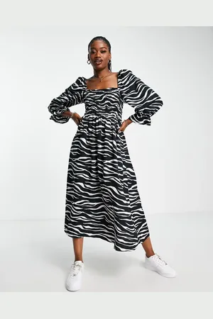 New Look Puff sleeve shirred top midi dress in zebra print