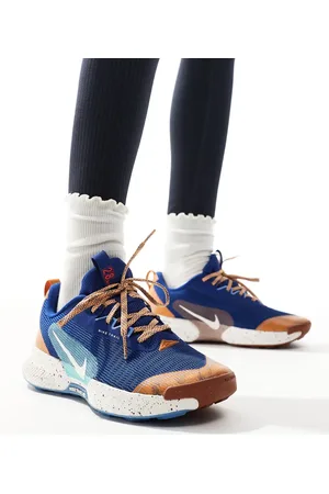 Nike Juniper Trail 3 trainers in and white