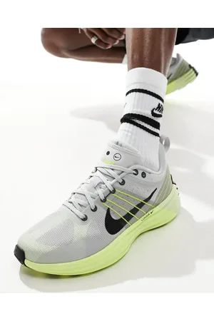Nike Lunar Roam trainers in light grey and green