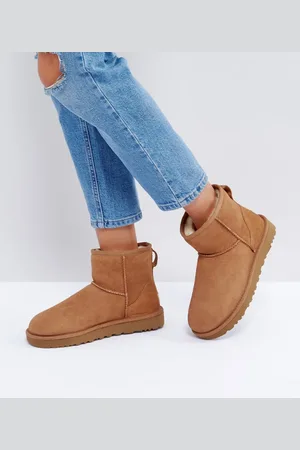 UGG Classic mini II chestnut boots