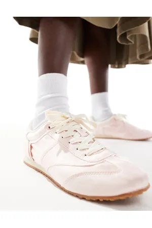 Stradivarius Trainer in satin