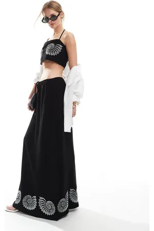 4th & Reckless Linen blend embroidered shell detail beach maxi skirt co-ord in