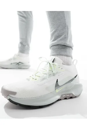 Nike ReactX Pegasus Trail 5 Gore-TEX trainers in light