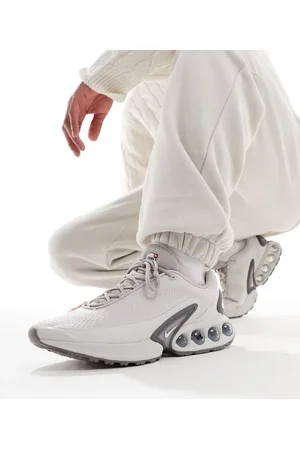Nike Air Max DN trainers in light