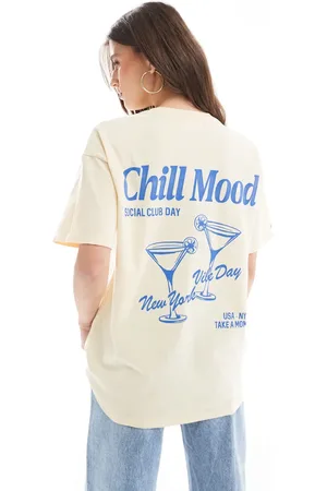 Pull&Bear Martini glass graphic tee in butter