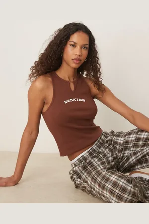 Dickies V neck long line vest in cappuccino