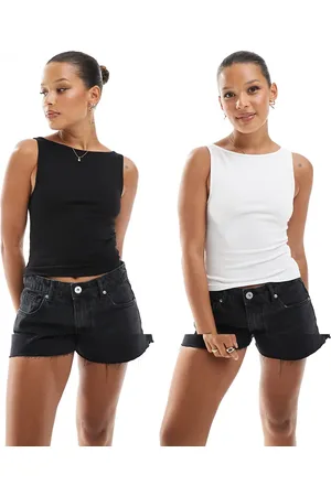 Pull&Bear 2 pack chunky ribbed racer vest in black & white