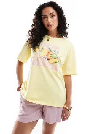 Pieces® Oversized t-shirt with fresh squeeze graphic in