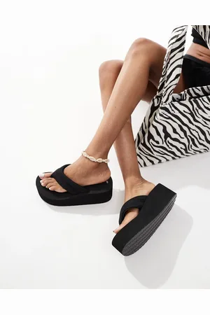 Bershka Flatform flip flops in
