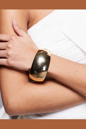 Kaiia Exclusive chunky bangle in