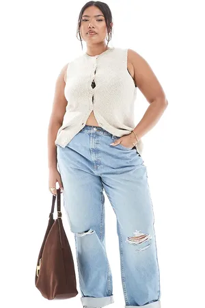 ASOS ASOS DESIGN Curve high rise relaxed mom jeans in lightwash with knee rips