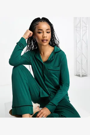 ASOS ASOS DESIGN Petite super soft long sleeve shirt & trouser pyjama set with contrast piping in