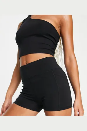 HIIT Booty shorts with phone pockets in