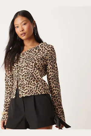 Miss Selfridge Ribbon detail tailored short in