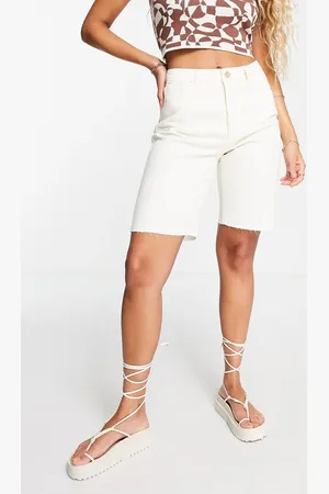 Pieces® Longline denim shorts in ecru