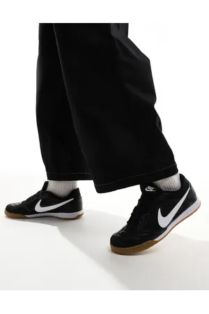 Nike Gato trainers in