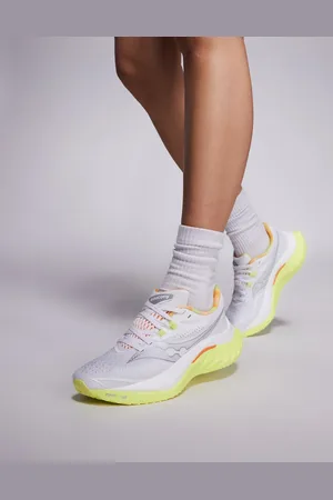Saucony Endorphin Speed 4 fast & light trainers in and sunny